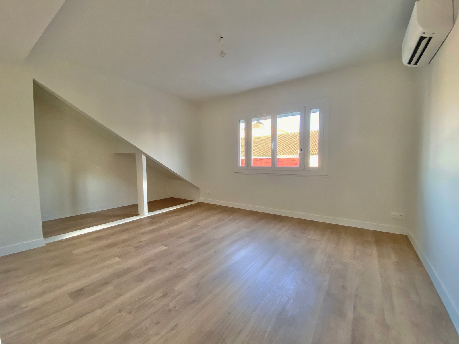 Suite parentale avec dressing et salle d'eau privative – maison Sartrouville